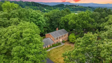5220 Archer Dr, Roanoke, VA 24018