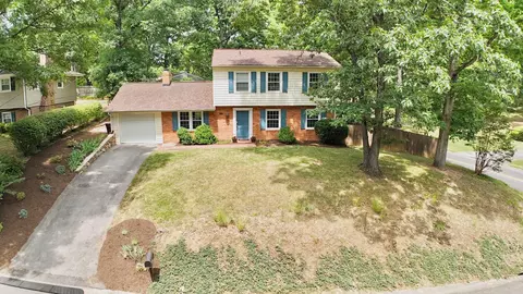 3005 Woodthrush Dr, Roanoke, VA 24018