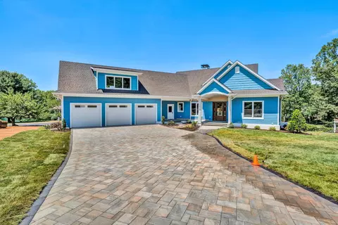 72 Saddleridge Dr, Penhook, VA 24137