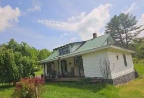 1910 Snider Ln, Pulaski, VA 24301