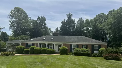 374 Walnut Rd, Salem, VA 24153