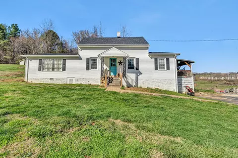 1323 Retreat Rd, Boones Mill, VA 24065
