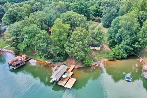 1209 Diane Dr, Moneta, VA 24121
