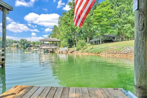 240 Fingerlake Rd, Penhook, VA 24137