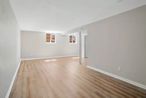Living - 129 Frontier Rd NE, Roanoke, VA 24012 photo 2 of 2