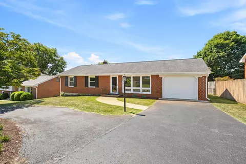 Exterior - 129 Frontier Rd NE, Roanoke, VA 24012 photo 5 of 6