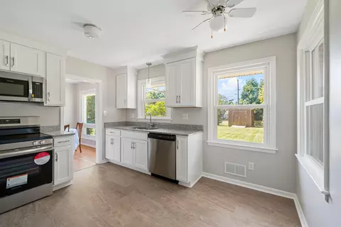 Kitchen - 129 Frontier Rd NE, Roanoke, VA 24012 photo 2 of 2