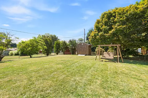 Exterior - 129 Frontier Rd NE, Roanoke, VA 24012 photo 3 of 6