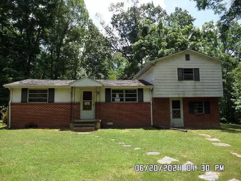 5982 Brethren Rd, Roanoke, VA 24014