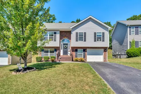 2082 Tula Dr, Salem, VA 24153