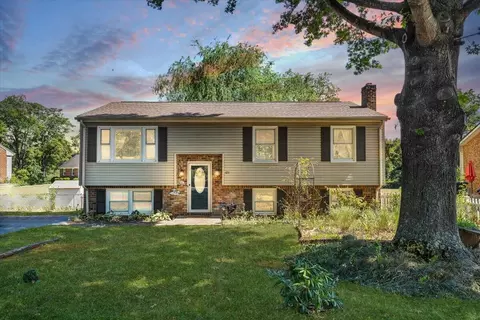 651 Elmcrest St NE, Roanoke, VA 24019