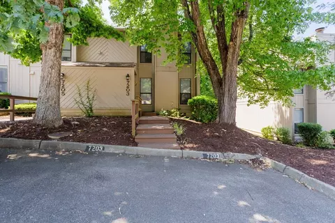 7203 Woods Crossing Dr, Roanoke, VA 24018