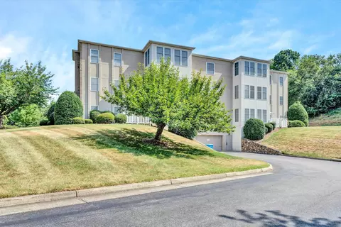 4865 Glen Ivy Ln SW #313, Roanoke, VA 24018