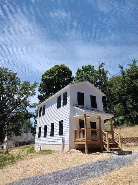 845 E 23rd St, Buena Vista, VA 24416