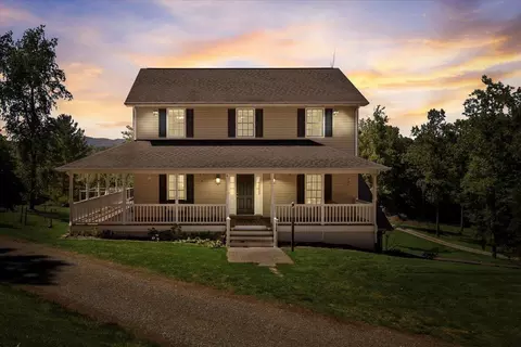 6194 Timber Bridge Rd, Roanoke, VA 24018