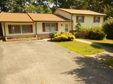 3706 Shelor Ave, Salem, VA 24153