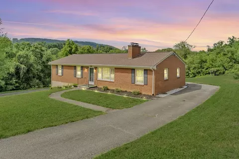 346 Peachtree Valley Dr, Roanoke, VA 24012