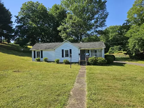 503 Jeter St, Bedford, VA 24523