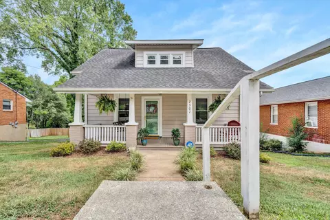 2307 King St NE, Roanoke, VA 24012