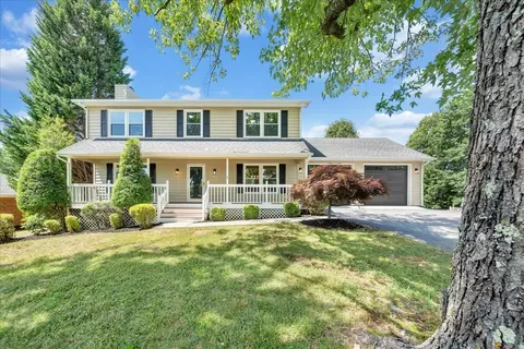 5214 Huntridge Rd, Roanoke, VA 24012