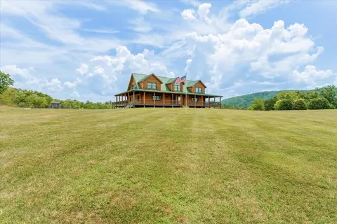 370 Fieldale Rd, Eagle Rock, VA 24085