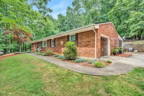 1949 Coopers Cove Rd, Hardy, VA 24101