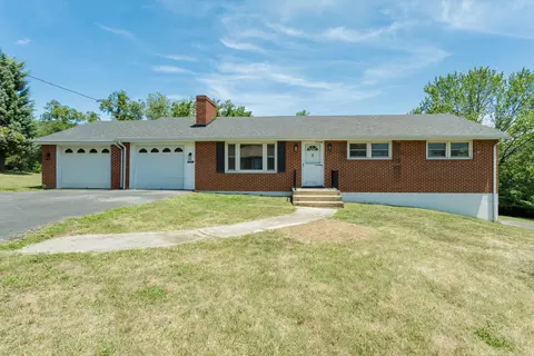 214 Blue Ridge Dr, Blue Ridge, VA 24064