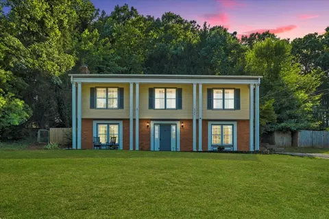 4005 Chaparral Dr, Roanoke, VA 24018