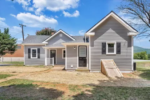 2825 Hancock St NE, Roanoke, VA 24012