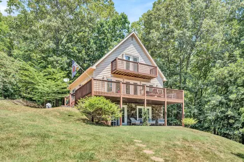 1230 Kaseys Lakeview Dr, Moneta, VA 24121