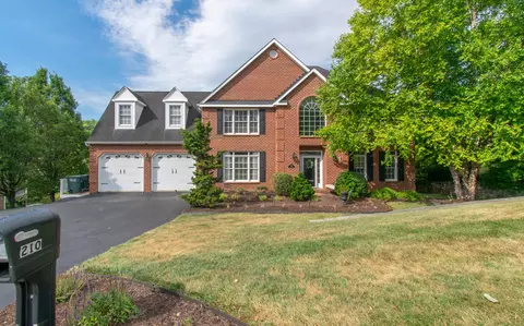 210 Baier Dr, Salem, VA 24153
