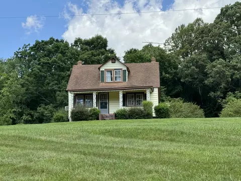 6042 Truevine Rd, Glade Hill, VA 24092