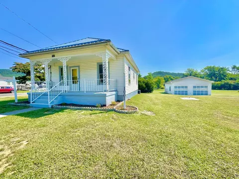 1001 Market Ave, Iron Gate, VA 24448