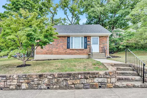 104 Richfield Ave, Salem, VA 24153