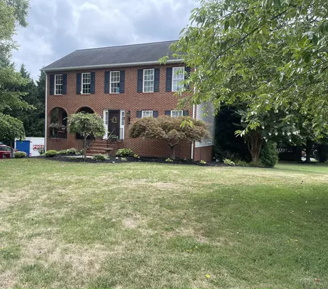 519 Brookfield Ln, Roanoke, VA 24012