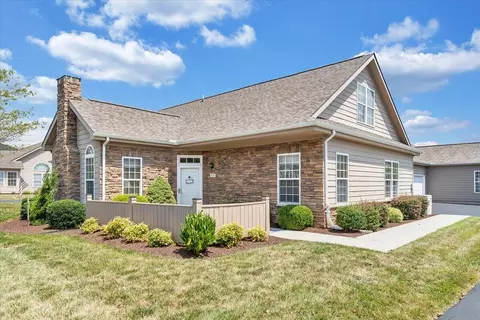 5636 Orchard Villas Cir, Roanoke, VA 24019