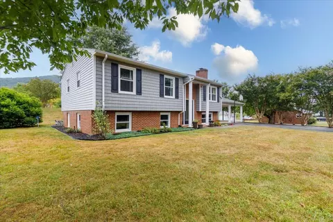 175 Southwest Ave, Buchanan, VA 24066 photo 2
