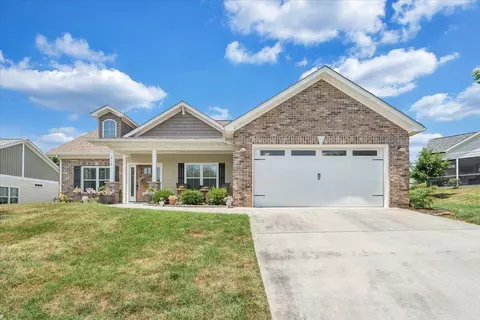 218 Mountain Brook Dr NE, Roanoke, VA 24012
