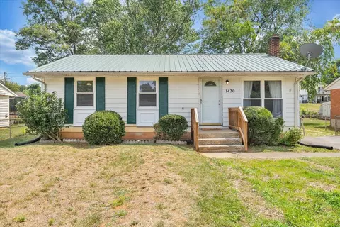 1420 Antrim St, Salem, VA 24153