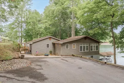 1127 Acorn Dr, Moneta, VA 24121