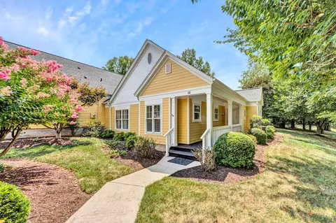 12 Golf Villa Dr, Moneta, VA 24121