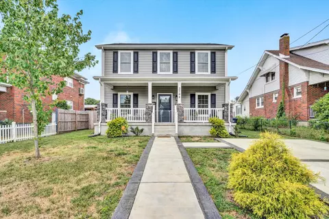2708 Meadows St NW, Roanoke, VA 24012