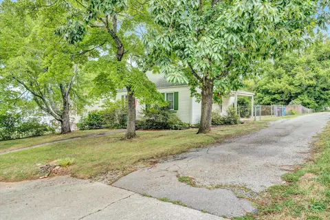 Exterior - 3734 Bear Rd SE, Roanoke, VA 24014 photo 4 of 4