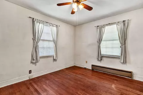 Bedroom - 3734 Bear Rd SE, Roanoke, VA 24014 photo 2 of 3