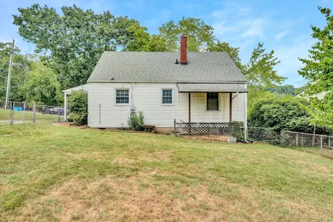 Exterior - 3734 Bear Rd SE, Roanoke, VA 24014 photo 3 of 4