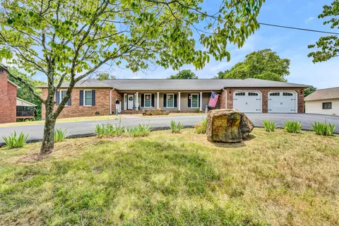 2447 Mountain View Rd, Vinton, VA 24179