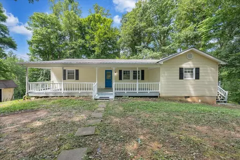 179 Gumtree Ln, Rocky Mount, VA 24151