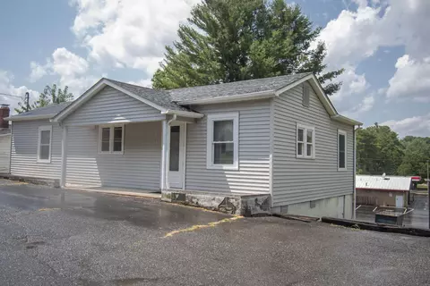 203 Howard St SE, Floyd, VA 24091