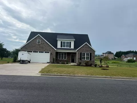 94 Island Green Rd, Daleville, VA 24083