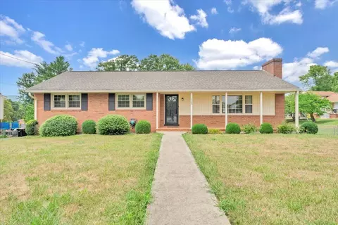 5903 Wayburn Dr, Roanoke, VA 24019
